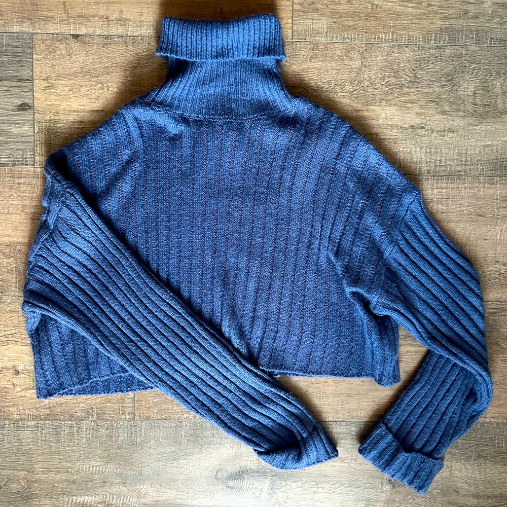 Blue cropped turtle neck sweater